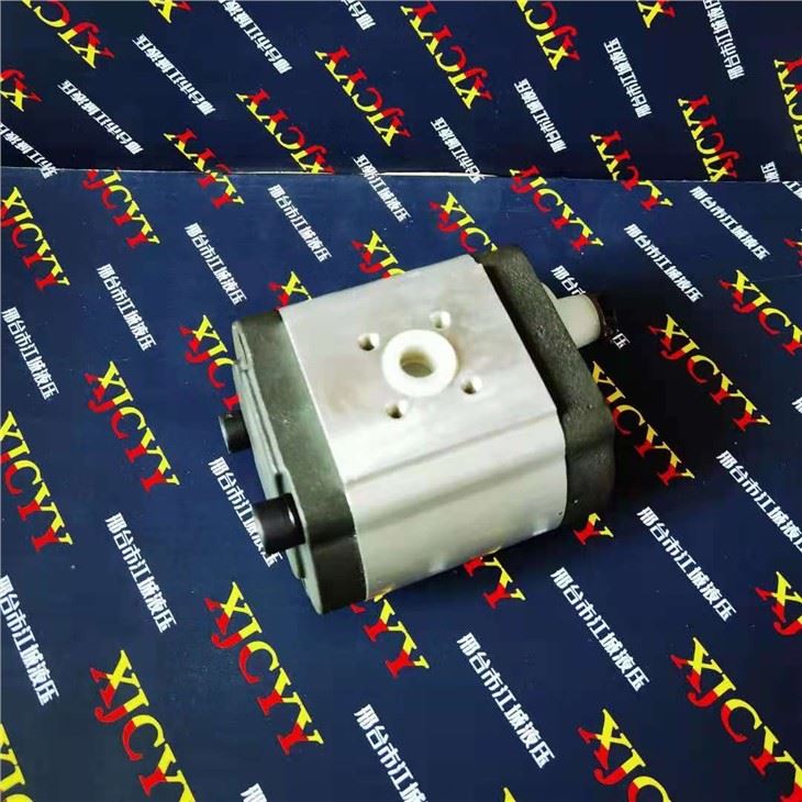 Deutz Tractor Pump 0510615318